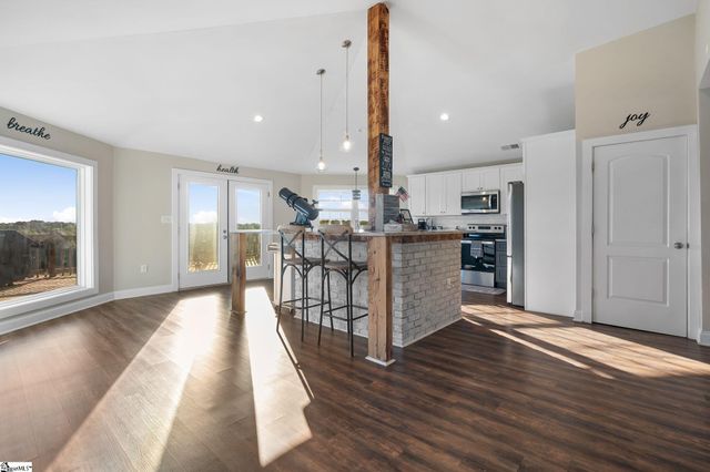 1010 Wall Circle, Chesnee, SC 29323