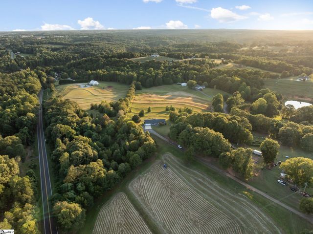 1010 Wall Circle, Chesnee, SC 29323