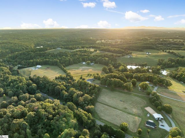 1010 Wall Circle, Chesnee, SC 29323