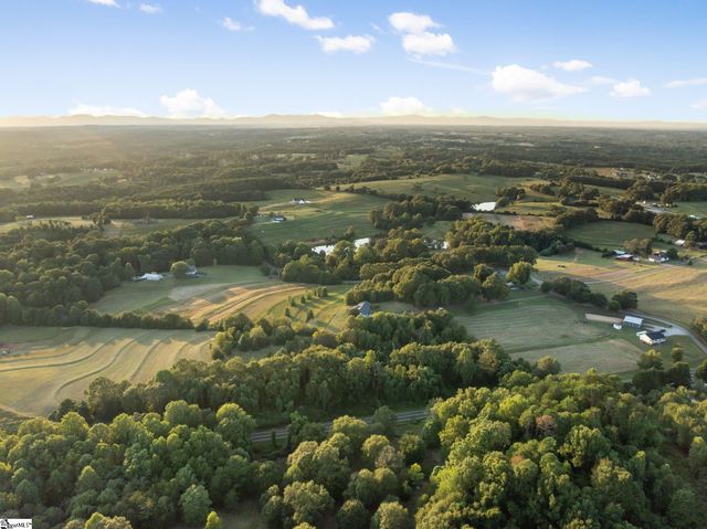 1010 Wall Circle, Chesnee, SC 29323