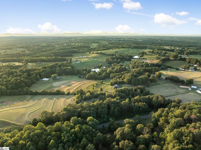 1010 Wall Circle, Chesnee, SC 29323