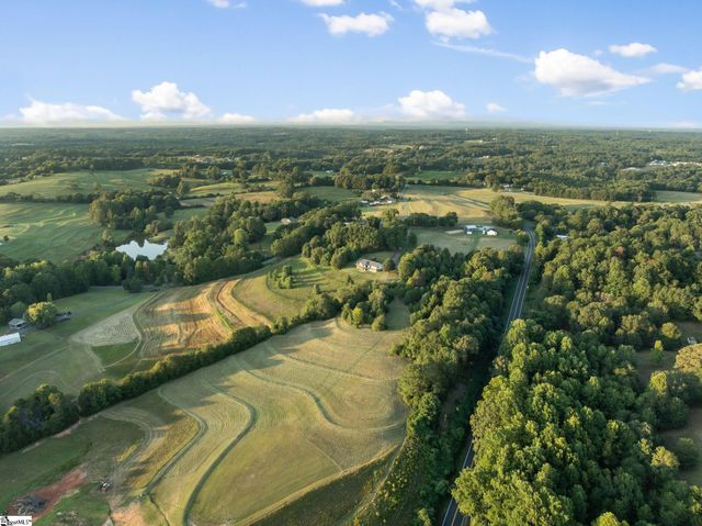 1010 Wall Circle, Chesnee, SC 29323