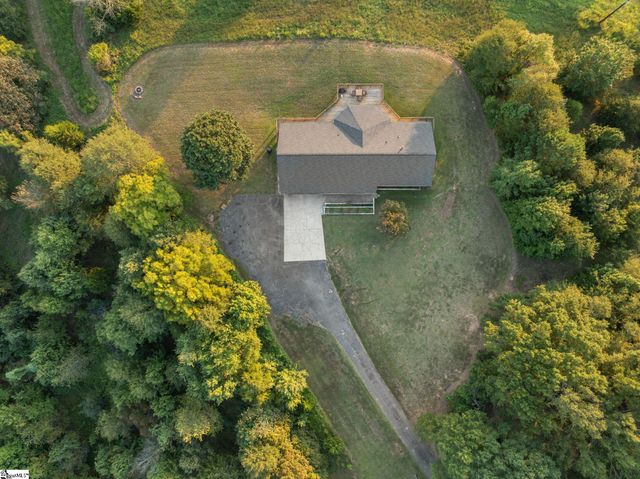 1010 Wall Circle, Chesnee, SC 29323