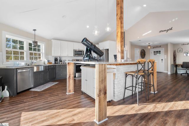 1010 Wall Circle, Chesnee, SC 29323