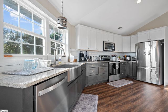 1010 Wall Circle, Chesnee, SC 29323