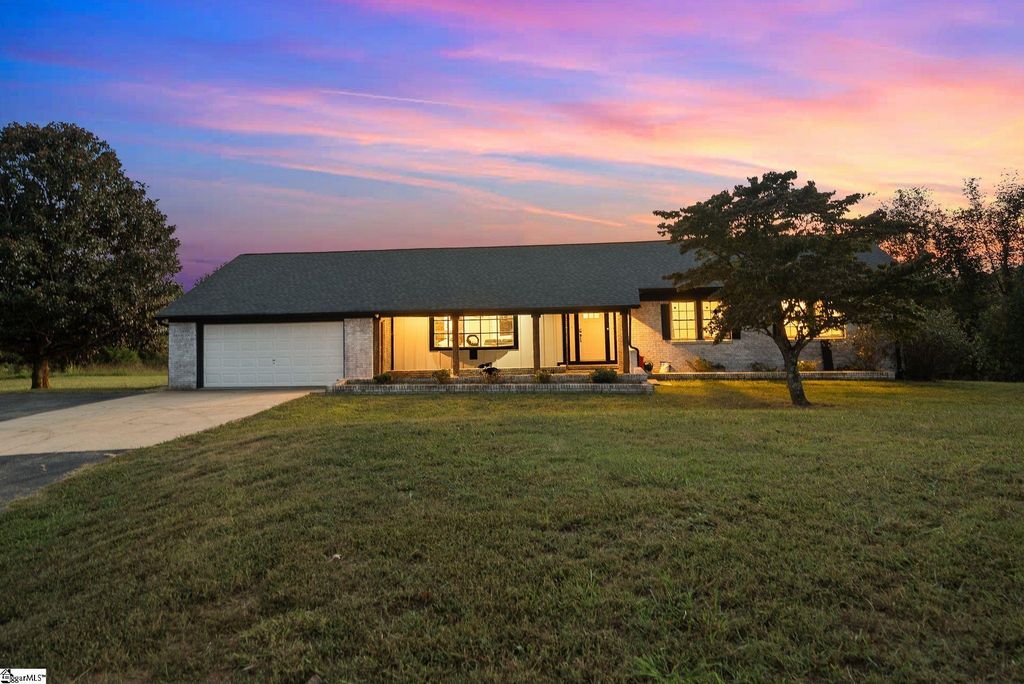 1010 Wall Circle, Chesnee, SC 29323