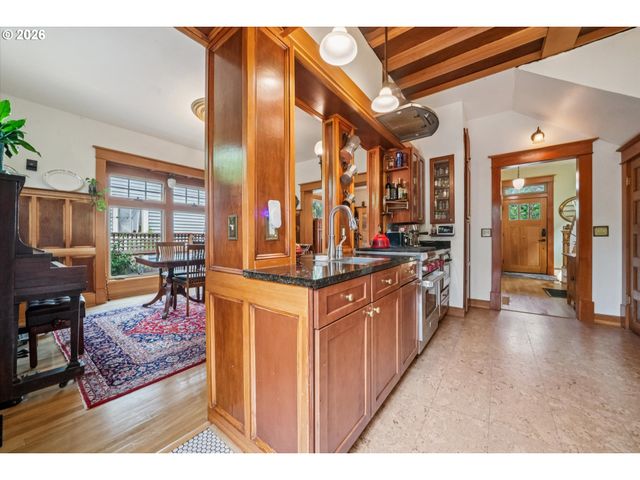 2023 Ne 7TH Ave, Portland, OR 97212