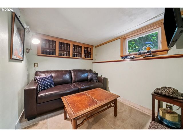 2023 Ne 7TH Ave, Portland, OR 97212