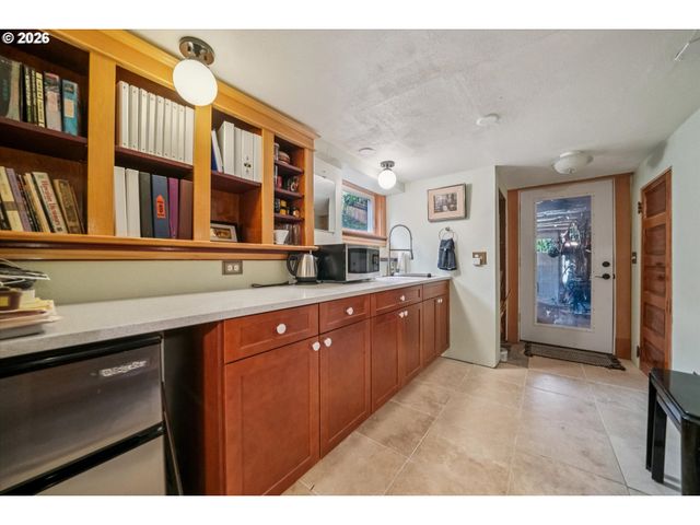 2023 Ne 7TH Ave, Portland, OR 97212