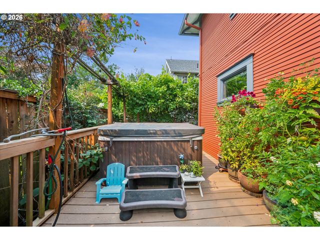 2023 Ne 7TH Ave, Portland, OR 97212