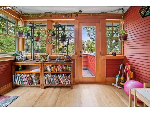 2023 Ne 7TH Ave, Portland, OR 97212