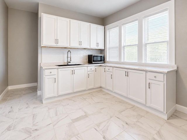 2563 S 8th STREET, Milwaukee, WI 53215