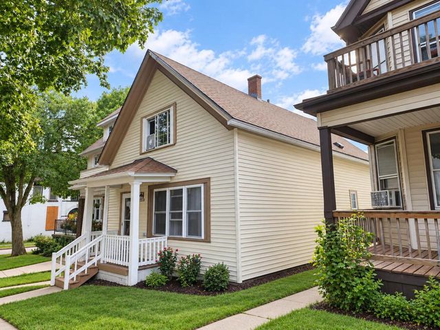 2563 S 8th STREET, Milwaukee, WI 53215