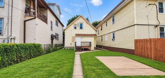 2563 S 8th STREET, Milwaukee, WI 53215