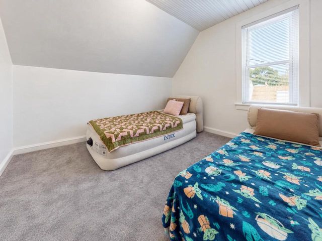 2563 S 8th STREET, Milwaukee, WI 53215