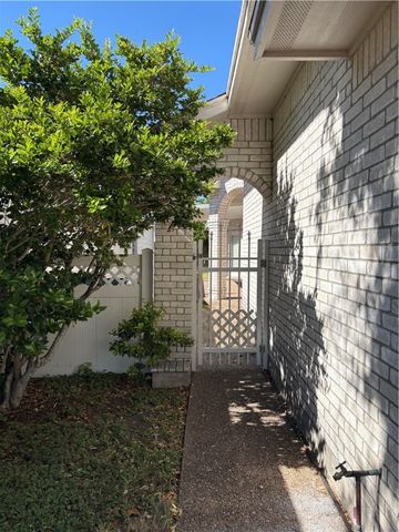 6721 Shilling Way, Corpus Christi, TX 78414