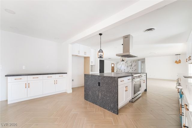 4501 Woodcrest Road, Las Vegas, NV 89121