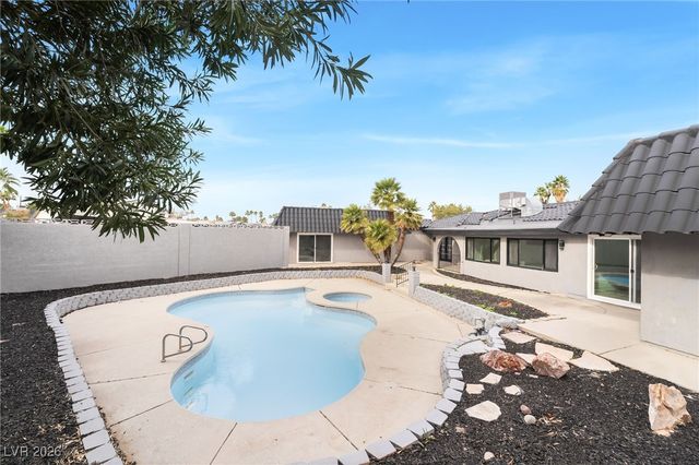 4501 Woodcrest Road, Las Vegas, NV 89121