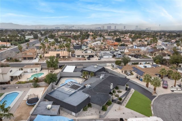 4501 Woodcrest Road, Las Vegas, NV 89121