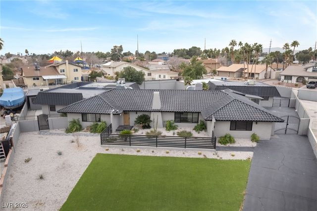 4501 Woodcrest Road, Las Vegas, NV 89121