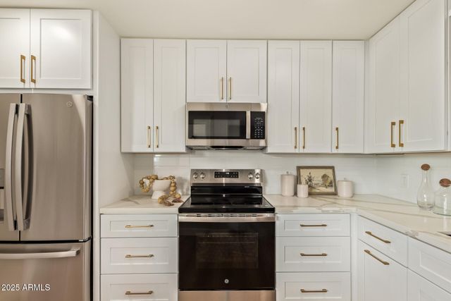 4201 E CAMELBACK Road 14, Phoenix, AZ 85018