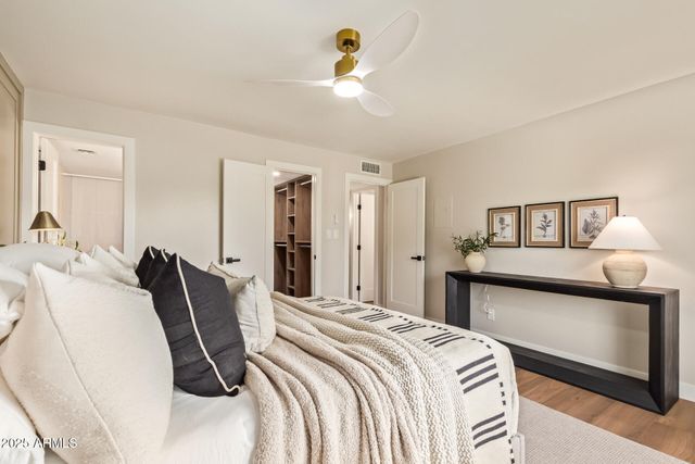 4201 E CAMELBACK Road 14, Phoenix, AZ 85018