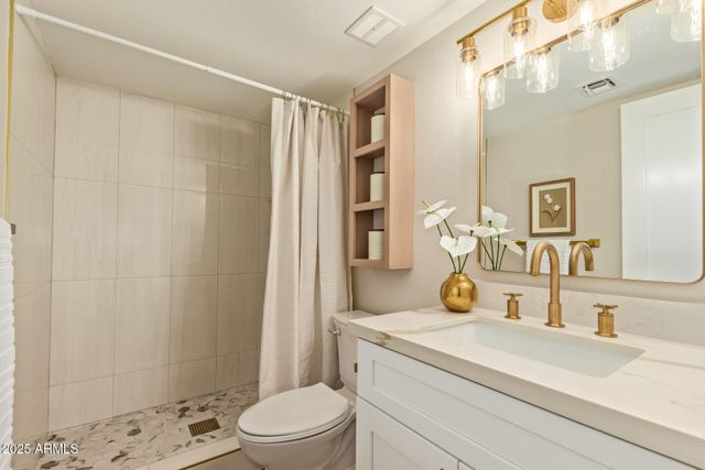 4201 E CAMELBACK Road 14, Phoenix, AZ 85018