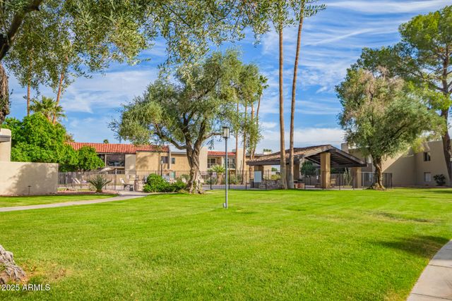 4201 E CAMELBACK Road 14, Phoenix, AZ 85018