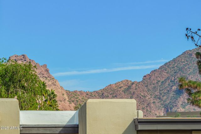 4201 E CAMELBACK Road 14, Phoenix, AZ 85018