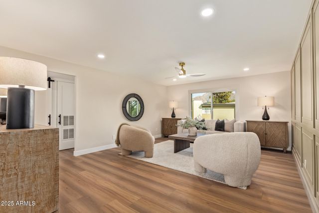 4201 E CAMELBACK Road 14, Phoenix, AZ 85018