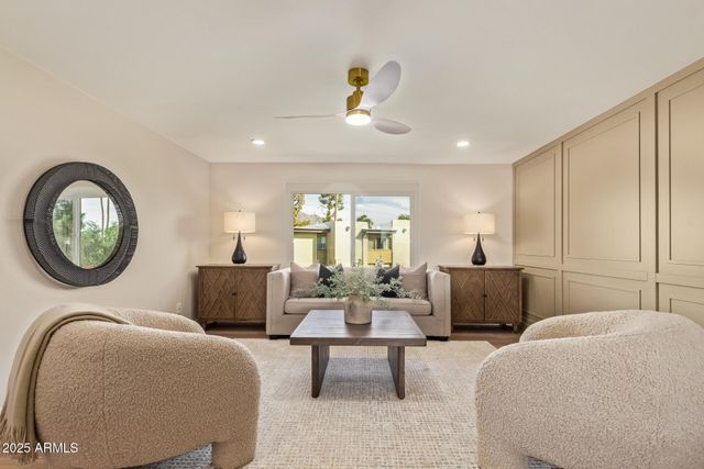 4201 E CAMELBACK Road 14, Phoenix, AZ 85018