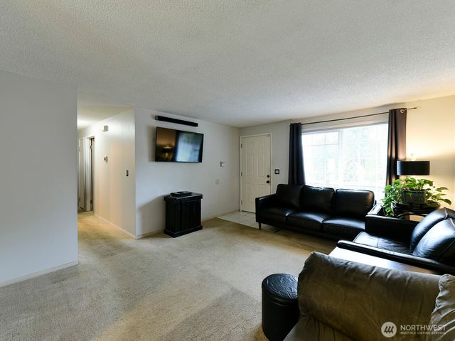 25500 151st Place SE, Covington, WA 98042