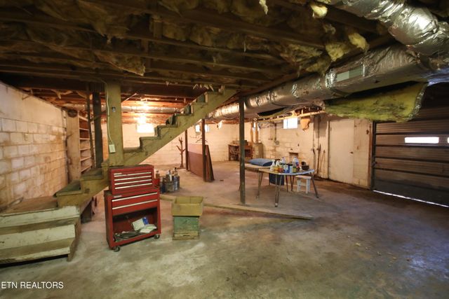 111 Smokey Run Rd., Tellico Plains, TN 37385