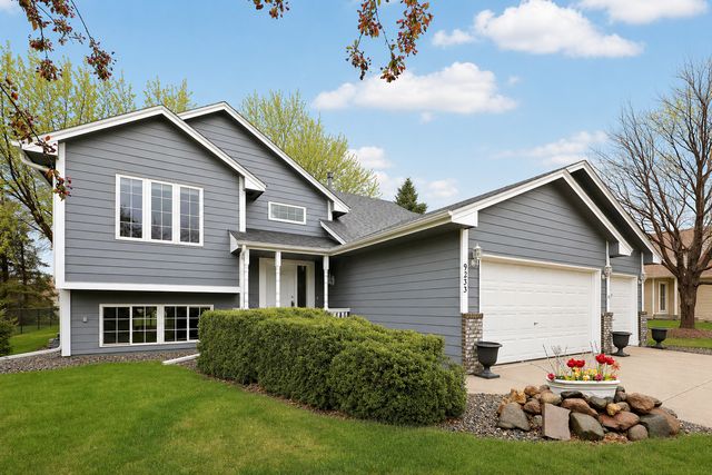 9233 Prestwick Terrace N, Brooklyn Park, MN 55443