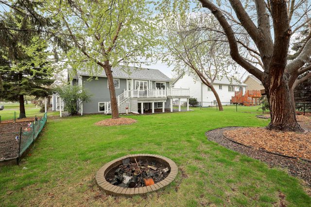 9233 Prestwick Terrace N, Brooklyn Park, MN 55443