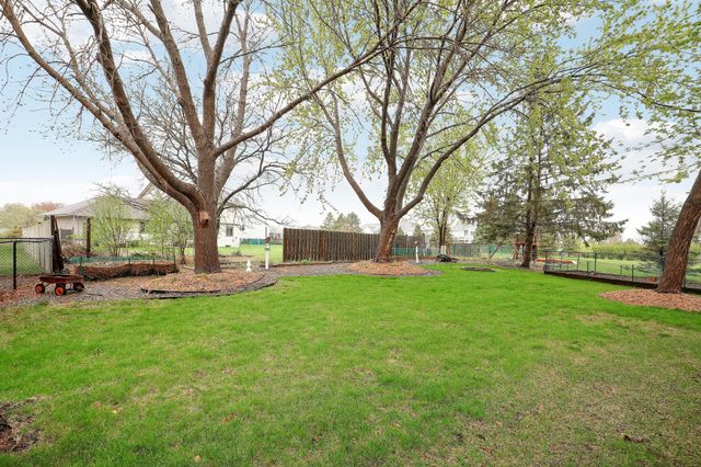 9233 Prestwick Terrace N, Brooklyn Park, MN 55443