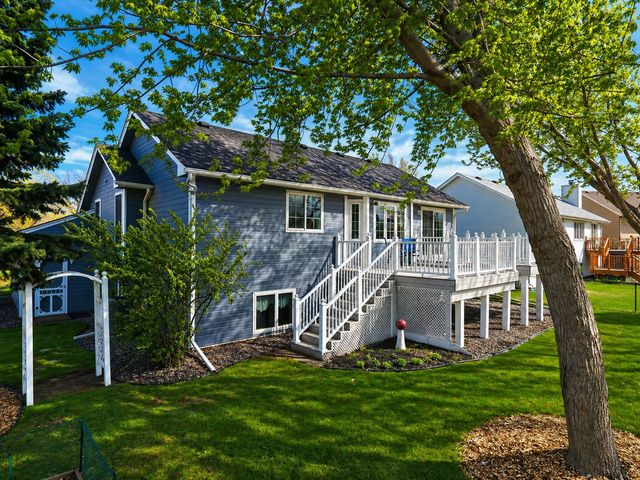 9233 Prestwick Terrace N, Brooklyn Park, MN 55443