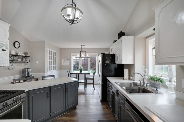 9233 Prestwick Terrace N, Brooklyn Park, MN 55443