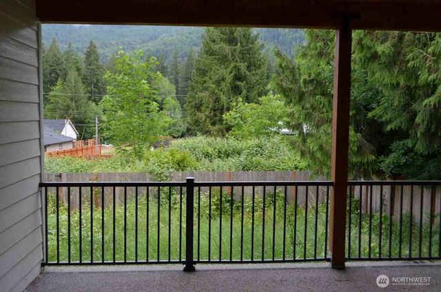 7955 Apache Drive, Maple Falls, WA 98266