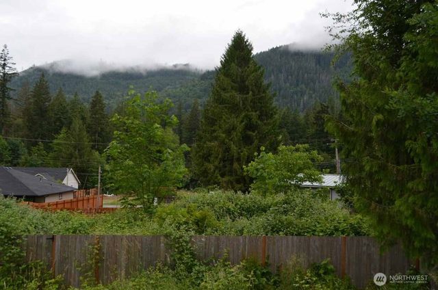 7955 Apache Drive, Maple Falls, WA 98266