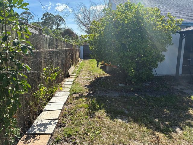 1513 SW Apricot Rd, Port St. Lucie, FL 34953