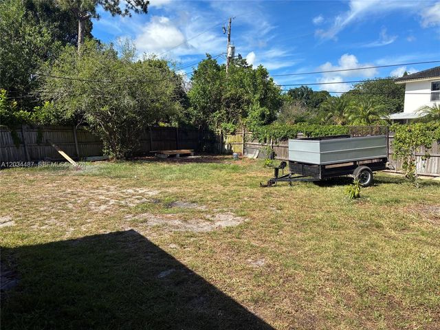 1513 SW Apricot Rd, Port St. Lucie, FL 34953