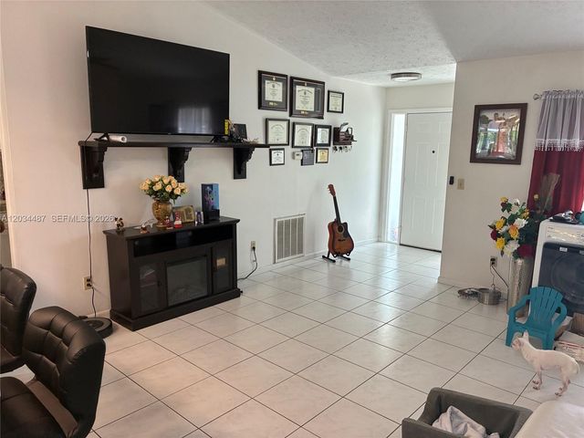 1513 SW Apricot Rd, Port St. Lucie, FL 34953
