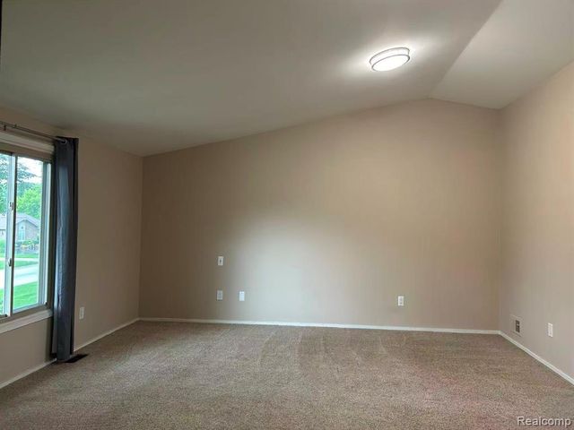 28840 Nottoway Drive, Farmington, MI 48331