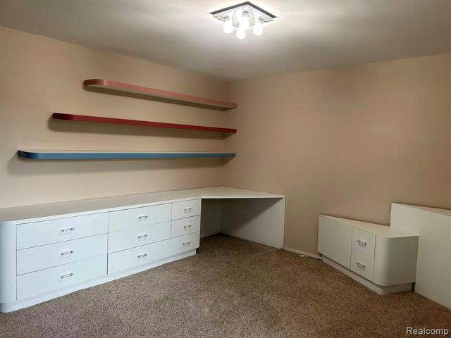 28840 Nottoway Drive, Farmington, MI 48331