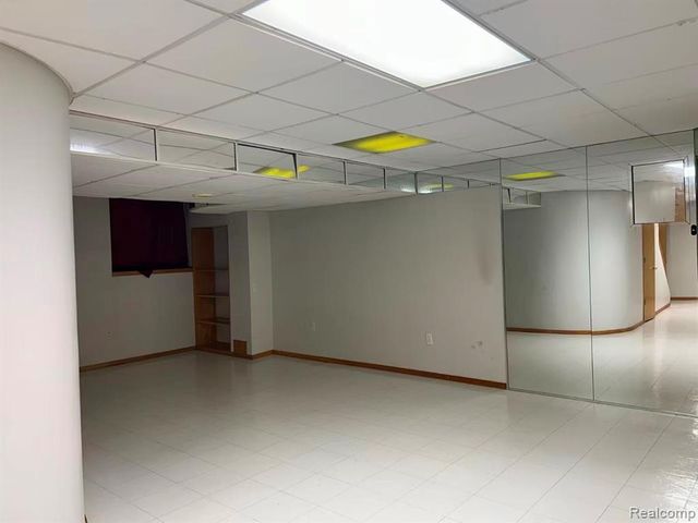 28840 Nottoway Drive, Farmington, MI 48331