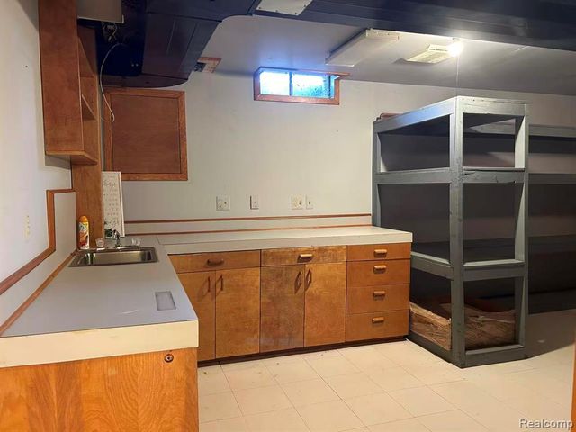 28840 Nottoway Drive, Farmington, MI 48331