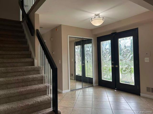 28840 Nottoway Drive, Farmington, MI 48331