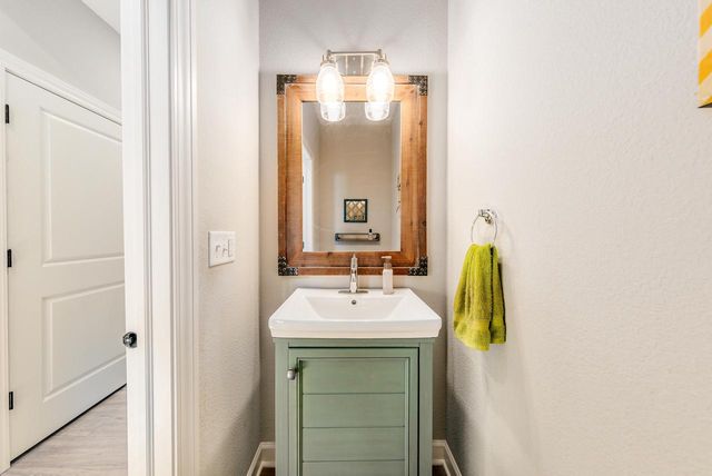 W242N5607 Simona COURT, Sussex, WI 53089