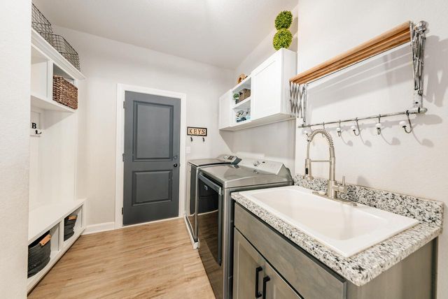 W242N5607 Simona COURT, Sussex, WI 53089